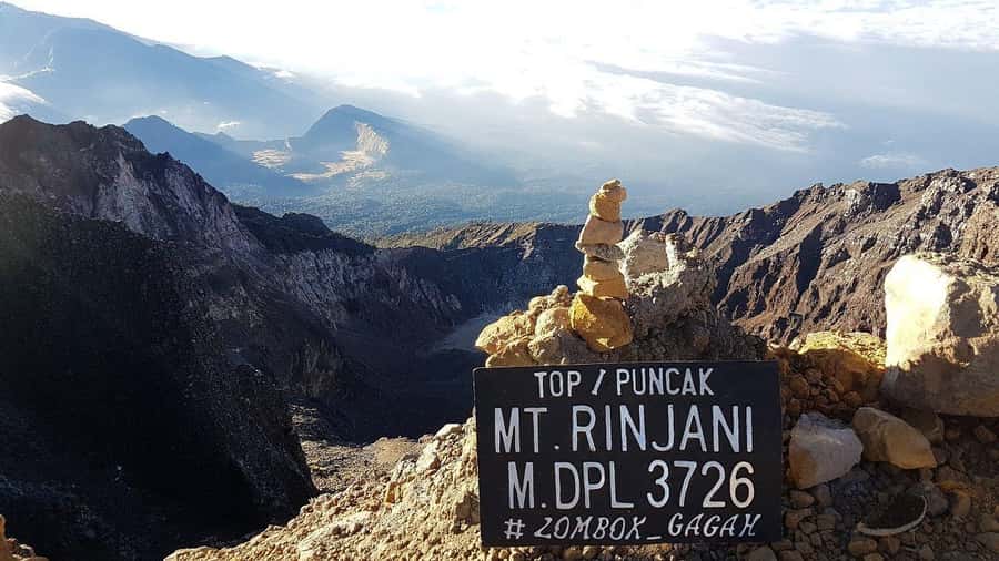 3d/2n trekking mount rinjani summit lake & hot springs - Day 3: The lush descent back to Senaru, with lunch breaks on the way
