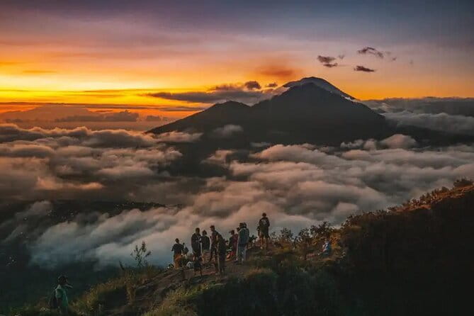 Bali day trip : Batur Sunrise Hike and Hot Spring All inclusive - 1:30 am pickup and why this schedule works