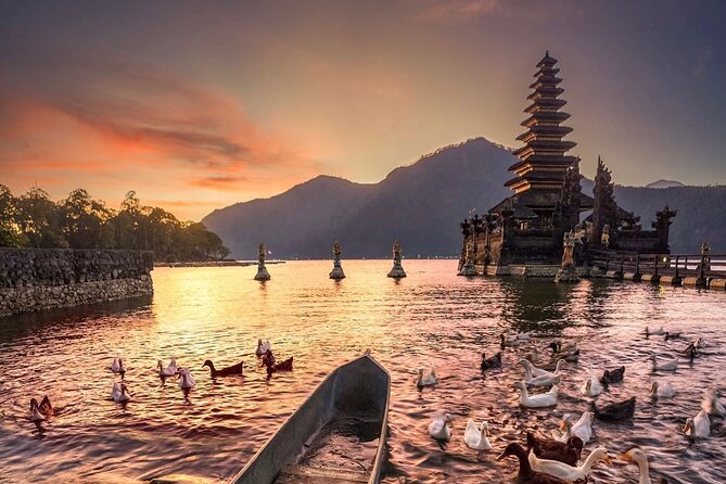 Best Ubud Tour with Instagrammable Jungle Swing all inclusive - Fun Volcanic Hot Spring near Lake Batur