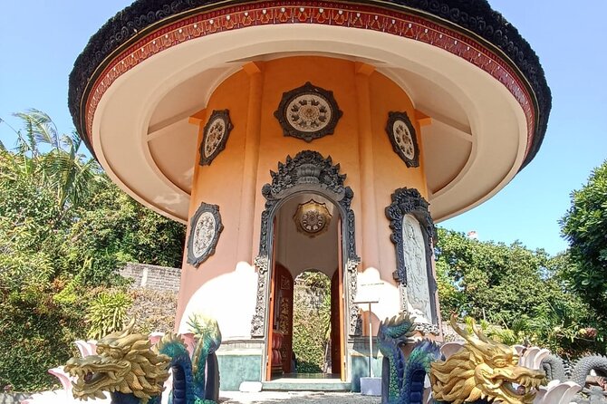 Brahmavihara Arama Banjar Hot Spring Ulundanu Bratan Private Tour - Ulun Danu Beratan Temple: Lake Views and Photo-Friendly Grounds
