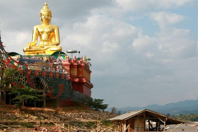 Chiang Rai One Day: White Temple, Golden Triangle, Akha Hilltribe - The Return Drive: Late Dinner Plans Are the Default