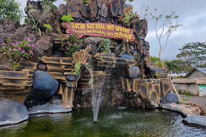 Full Day Kintamani Volcano View and Batur Natural Hot Spring - Lunch in Kintamani with Indonesian buffet and vegetarian options