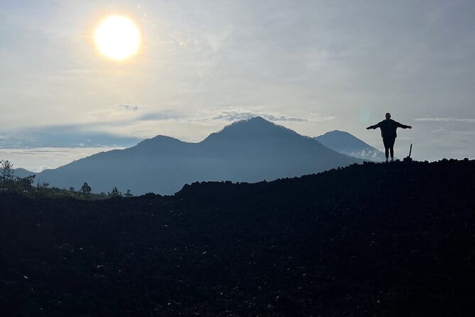 Jeep Mount Batur and Hot Springs with instagram fotos - The Jeep Part: 1,365 Meters, Roof Breakfast, and Real-World Photo Time