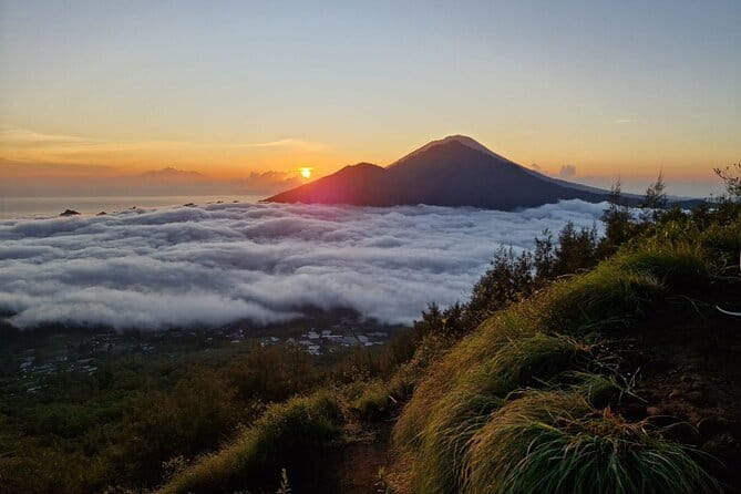 Mount Batur Sunrise Trekking with Optional Hot Spring - How the 7-hour plan flows: crater rim breakfast to Toya Bungkah