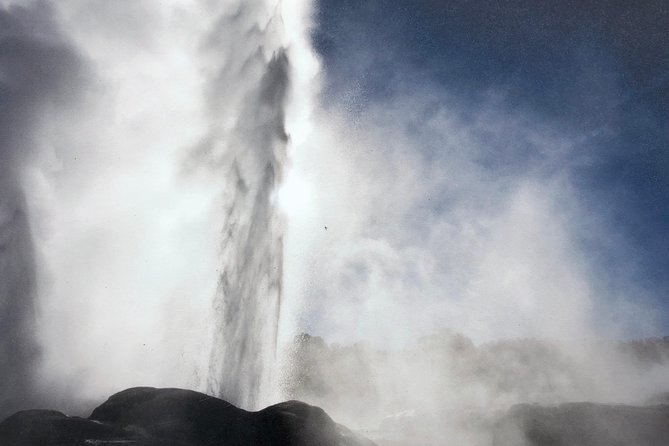 Private, via beaches, Kiwi farm to Rotorua 8 lakes & Geothermal - Rotorua’s lake loop: Lake Rotorua, Okareka, and Tikitapu