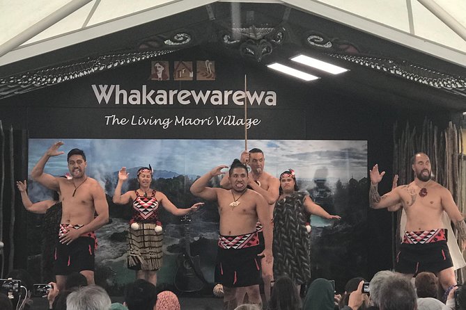 Private, via beaches, Kiwi farm to Rotorua 8 lakes & Geothermal - Value for $950: what makes this a worthwhile private day