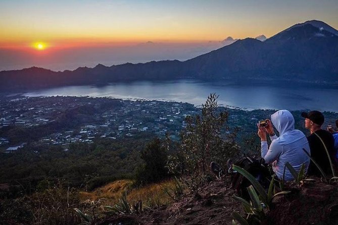 Sunrise Trekking / Hike Mount Batur Private & Natural Hot Spring - 7:00 am crater time: exploring the main crater and then heading down