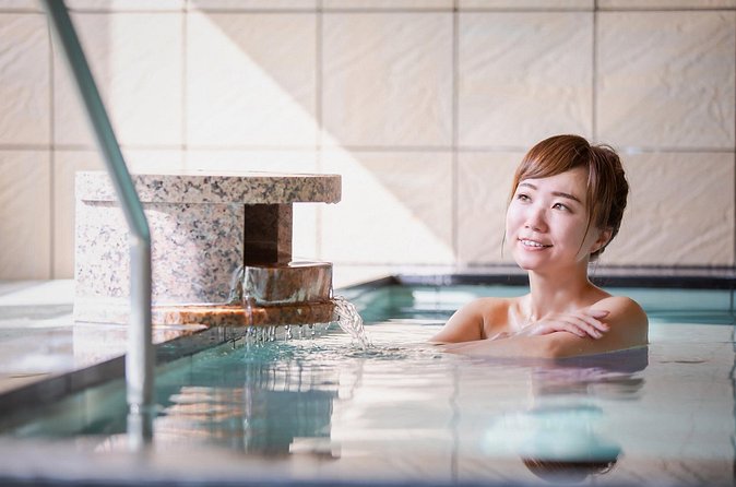 Tattoo-friendly open-air Onsen & drink - Timing, Crowds, and How to Have a Calm First Soak