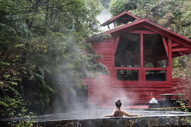 Trekking Mirador el volcano + Geometric hot springs - Key highlights you’ll actually care about