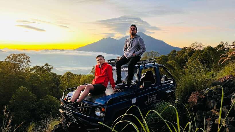 Ubud: Mount Batur Jeep Sunrise, Hot Spring in one day - Small group dynamics: up to 15, but sunrise crowds still happen