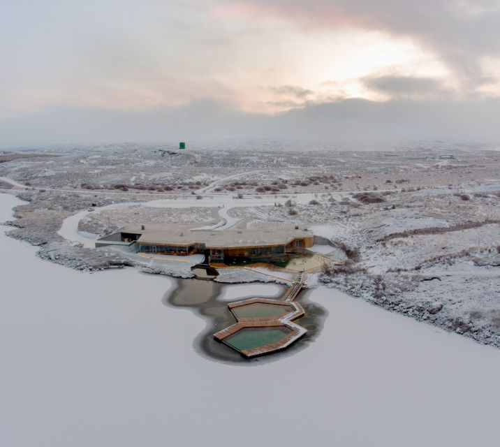Vök Baths: East Iceland Geothermal Baths Entry - The Floating Pools on Urriðavatn: Views, Water Quality, and the Layout
