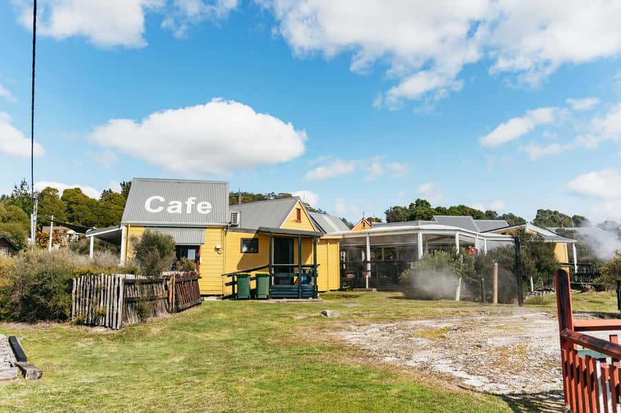 Whakarewarewa: Self-Guided Geothermal Trails - Who this ticket suits best (and who might want a guide)